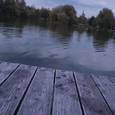 Kemp Hradec U Kadane-2
