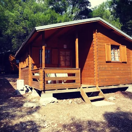 Victoria Cottage Camping Dole-3
